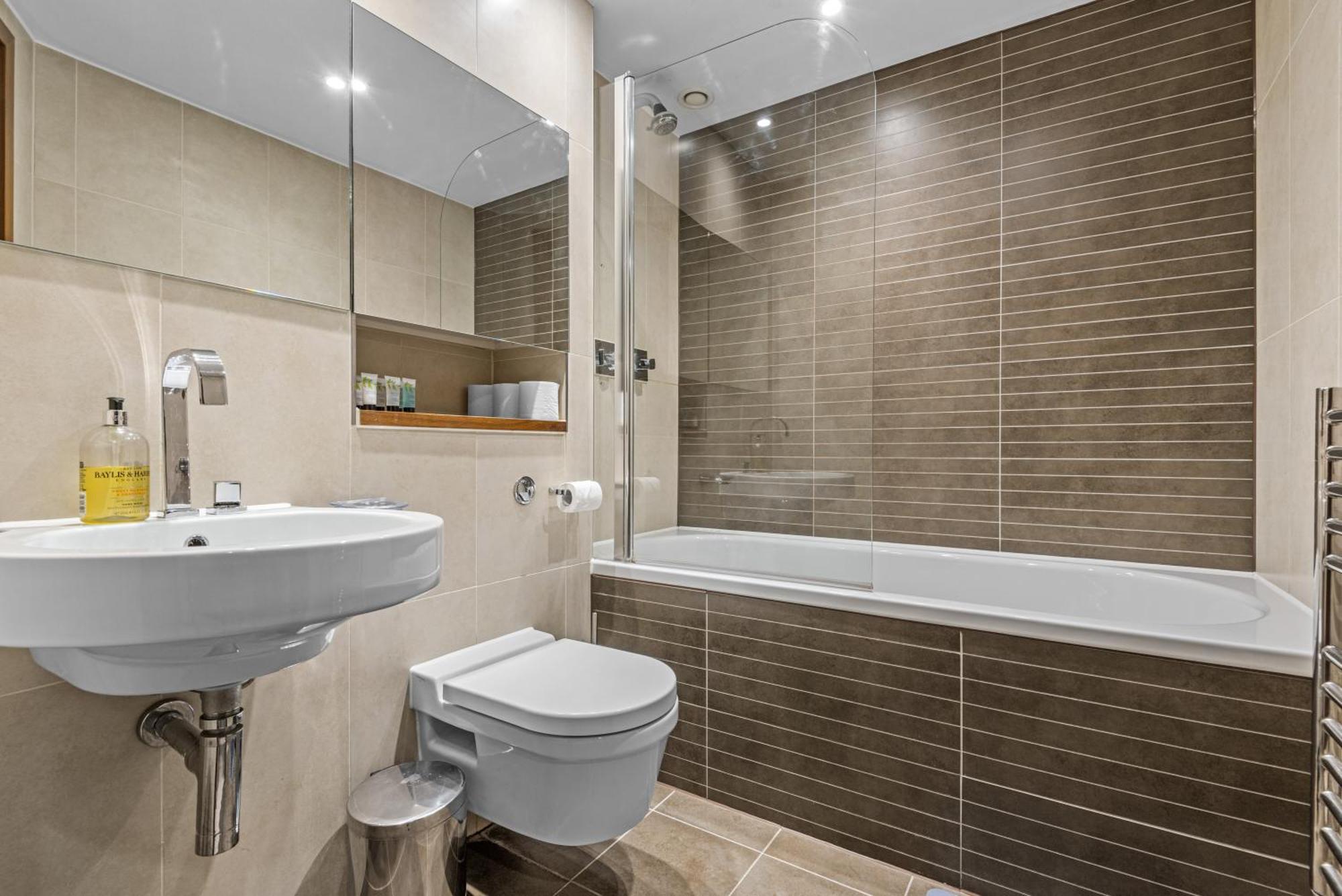 Londwell, Chelsea Living, Central Flat With Balcony London Ngoại thất bức ảnh